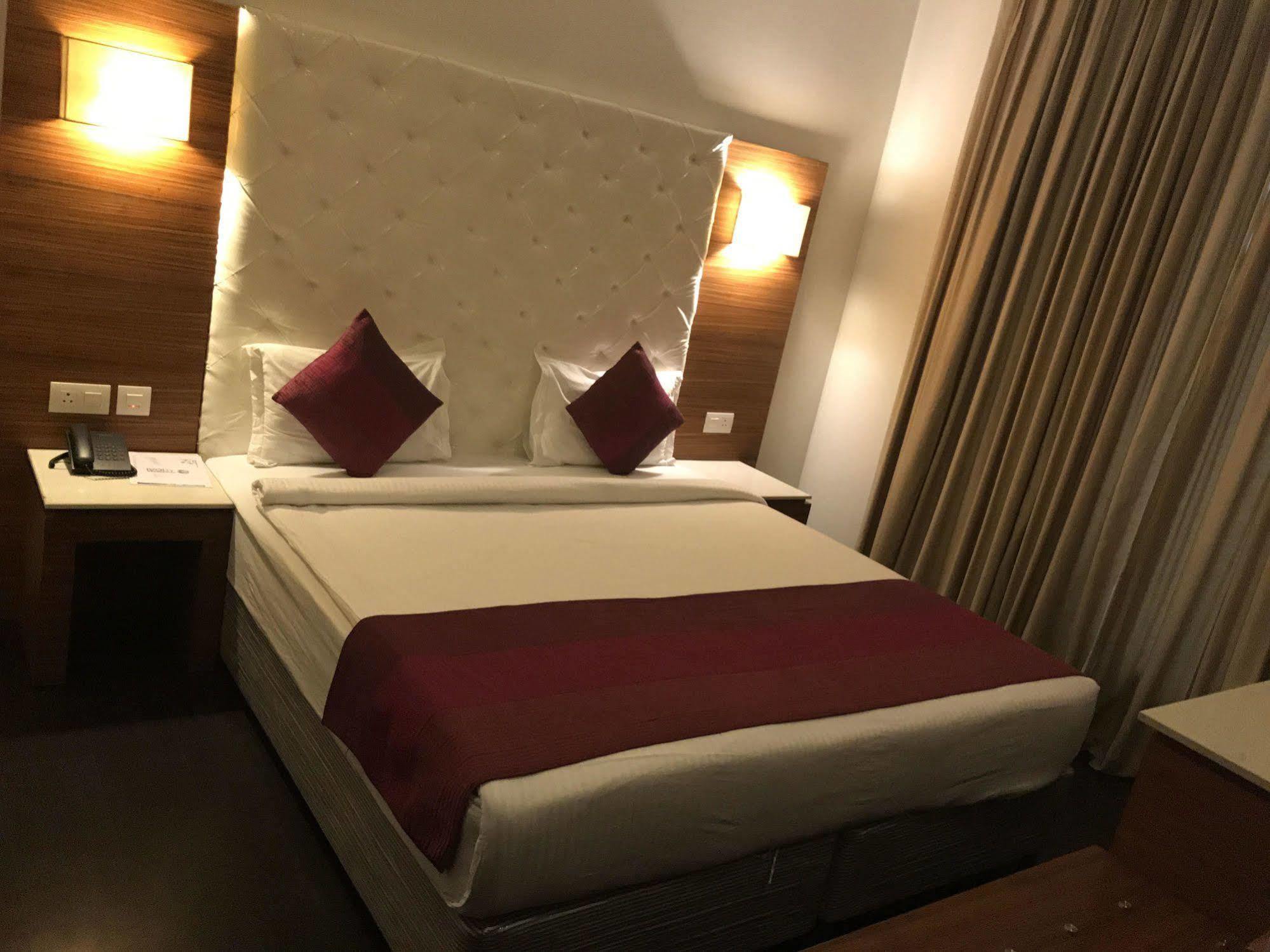 Hotel Ivory 32 Neu-Delhi Exterior foto