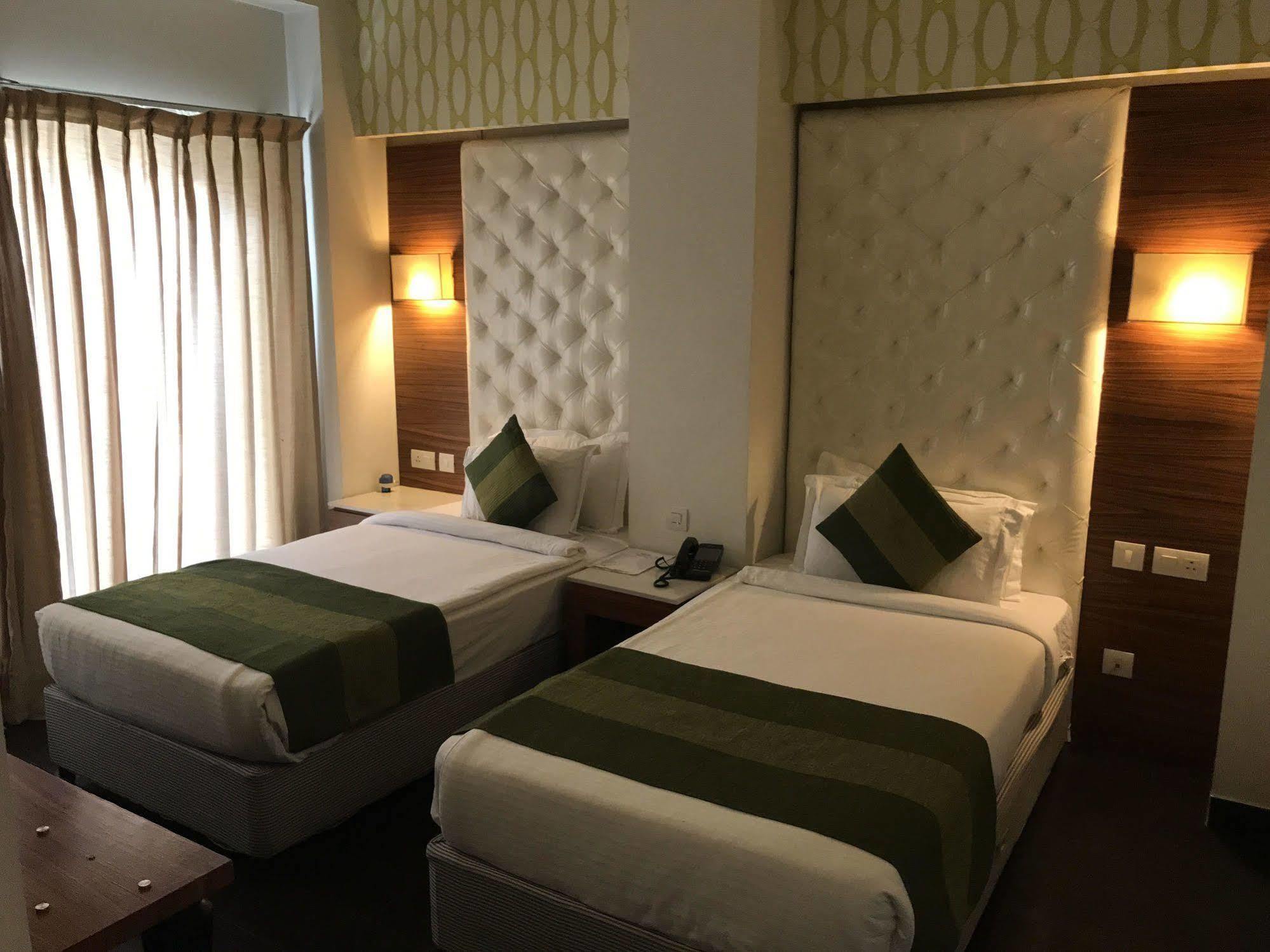 Hotel Ivory 32 Neu-Delhi Exterior foto